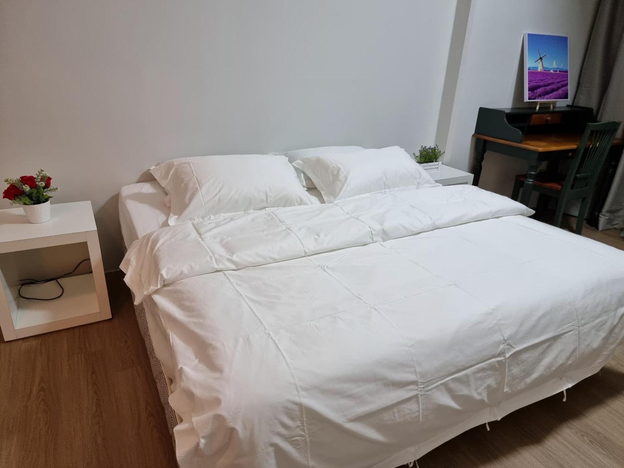 Cozzzy Hut Riverbank Suites Kuching With Spectacular River View Экстерьер фото