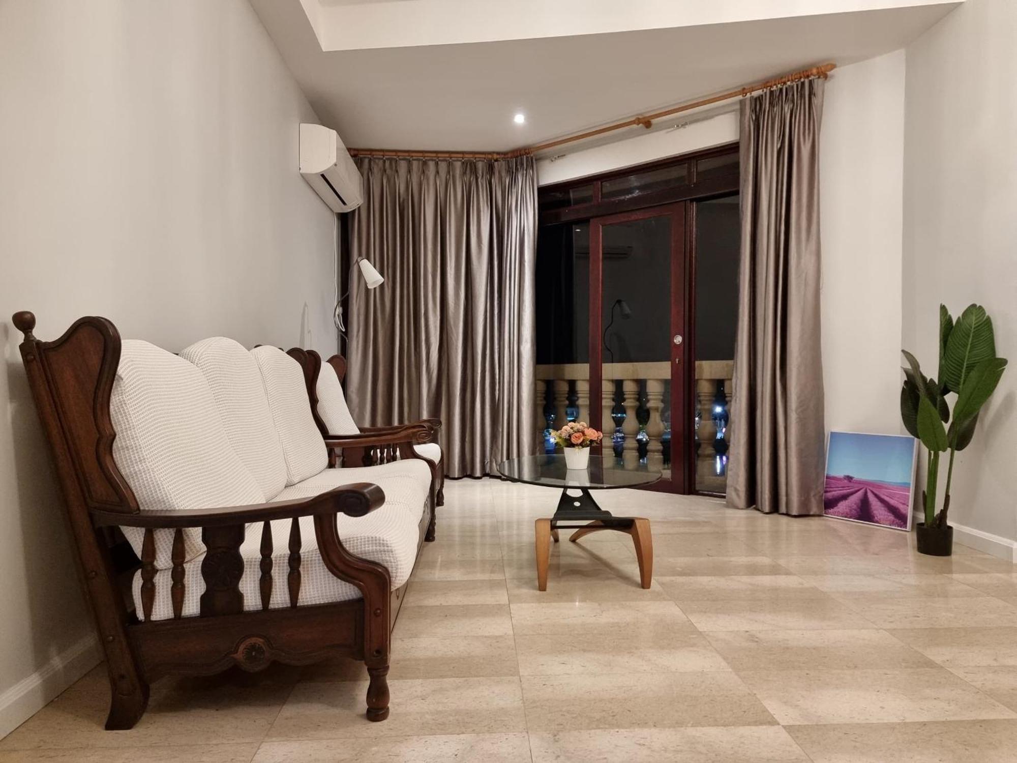 Cozzzy Hut Riverbank Suites Kuching With Spectacular River View Экстерьер фото