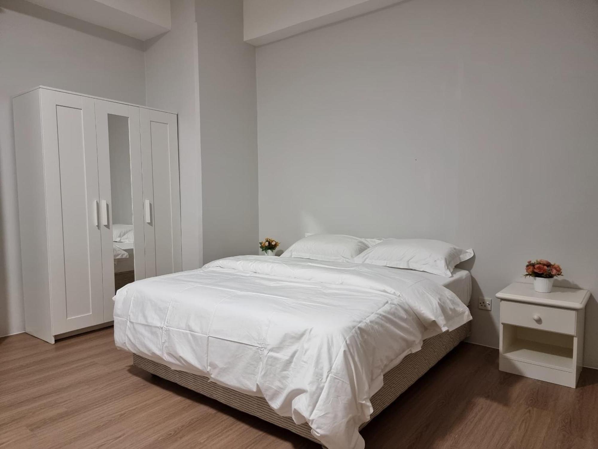Cozzzy Hut Riverbank Suites Kuching With Spectacular River View Экстерьер фото