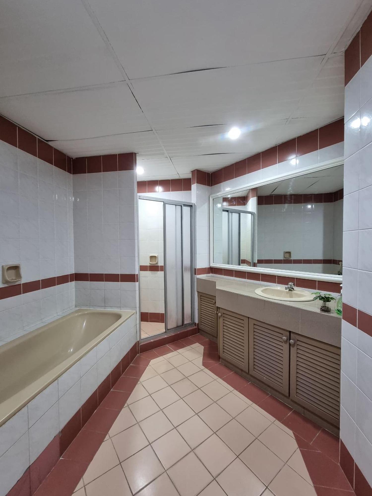 Cozzzy Hut Riverbank Suites Kuching With Spectacular River View Экстерьер фото
