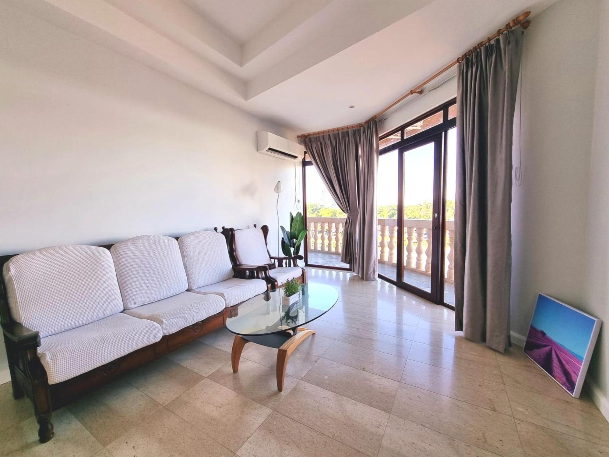 Cozzzy Hut Riverbank Suites Kuching With Spectacular River View Экстерьер фото