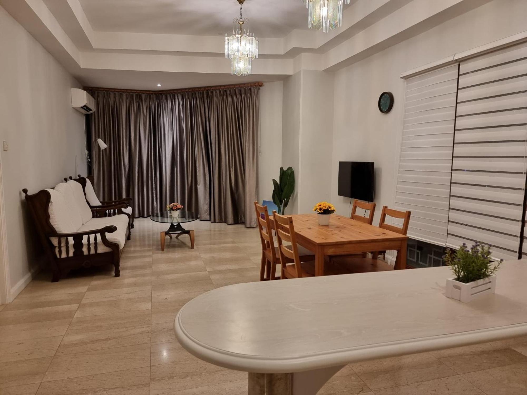Cozzzy Hut Riverbank Suites Kuching With Spectacular River View Экстерьер фото